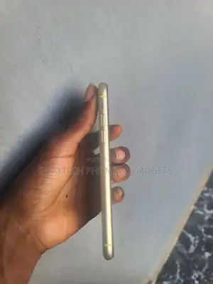 Apple iPhone XR 64 GB Yellow