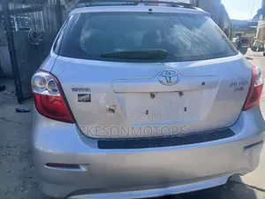 Toyota Matrix XRS Hatchback FWD (2.4L 4cyl 5A) 2009 Silver