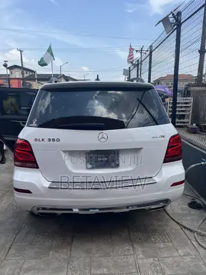 Mercedes-Benz GLK-Class Base GLK 350 4dr AWD 4MATIC (3.5L 6cyl 7A) 2015