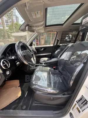 Mercedes-Benz GLK-Class Base GLK 350 4dr AWD 4MATIC (3.5L 6cyl 7A) 2015
