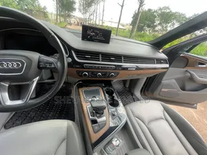 Audi Q7 3.0T Premium AWD quattro 2017 Gray