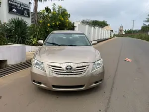 Toyota Camry LE 4dr Sedan (2.4L 4cyl 5A) 2009 Gold