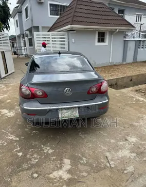 Volkswagen Passat 2012 Gray
