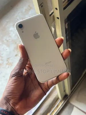 Apple iPhone XR 64 GB White