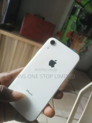 Apple iPhone XR 64 GB White