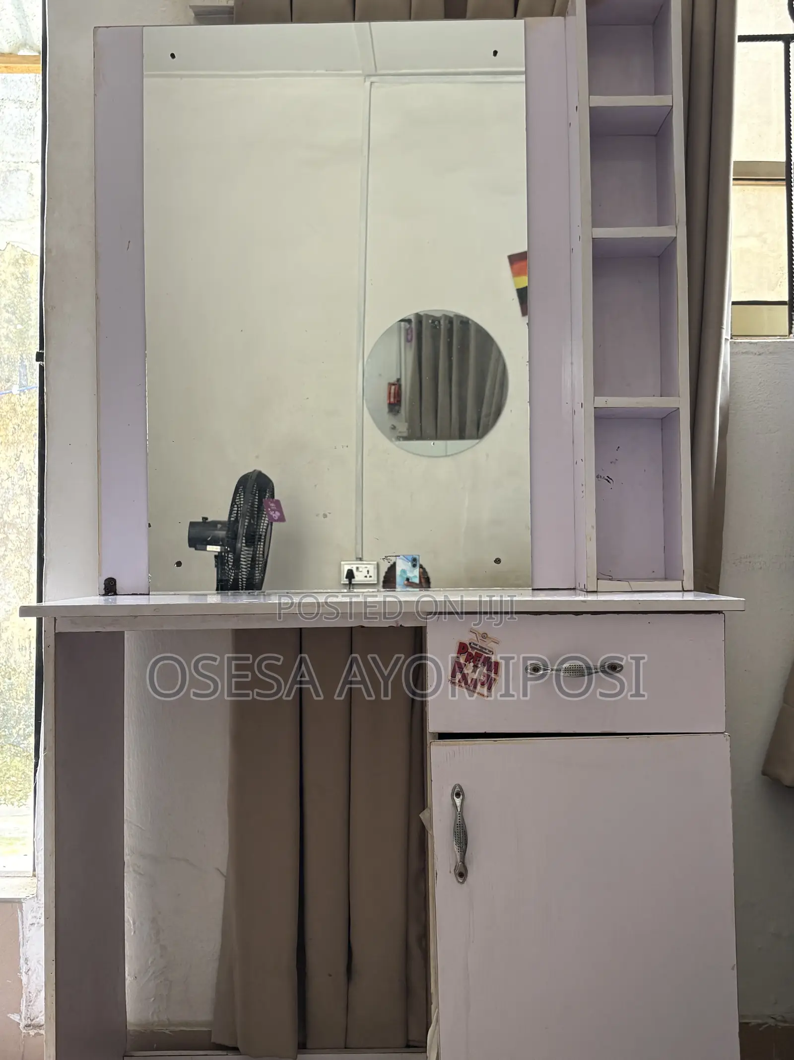 Mirrow Shelve