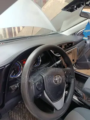 Toyota Corolla 2017 Silver