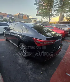 Toyota Avalon XLE Sedan FWD (3.5L 6cyl 6A) 2017 Black
