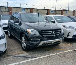 Mercedes-Benz M Class ML350 4dr SUV (3.5L 6cyl 7A) 2015 Black