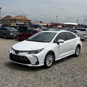 Toyota Corolla 2023 White