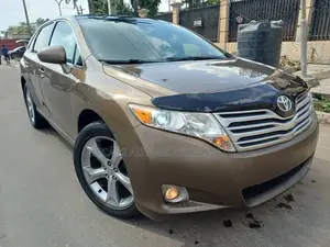 Toyota Venza LE 2010 Brown