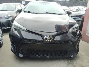Toyota Corolla XLE (1.8L 4cyl 2A) 2018 Black