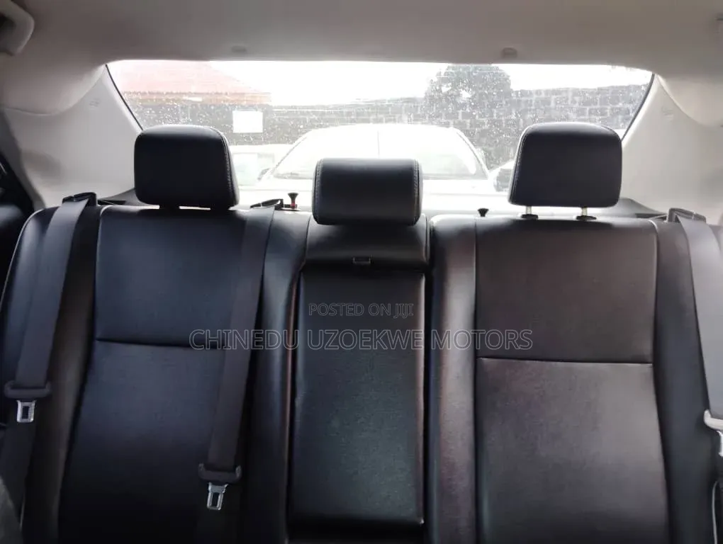Toyota Corolla XLE (1.8L 4cyl 2A) 2018 Black