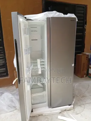 Spick-and-Span No Frost Hisense 518L Side by Side Refrigerator
