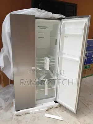 Spick-and-Span No Frost Hisense 518L Side by Side Refrigerator