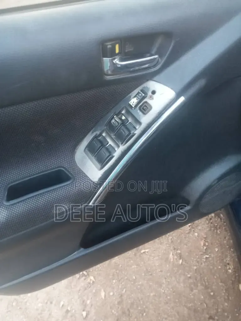 Toyota Matrix 2004 Blue