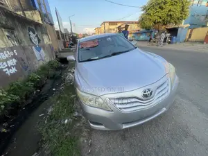 Toyota Camry 2010 Silver