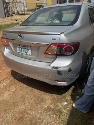 Toyota Corolla 2010 Silver