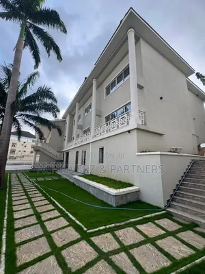 12bdrm Mansion in Wuse 2 for rent