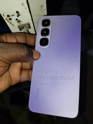 Infinix Hot 60i 128 GB Silver