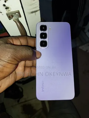 Infinix Hot 60i 128 GB Silver