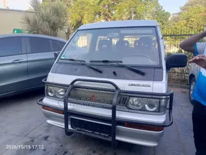 Mitsubishi L300 2003 Silver