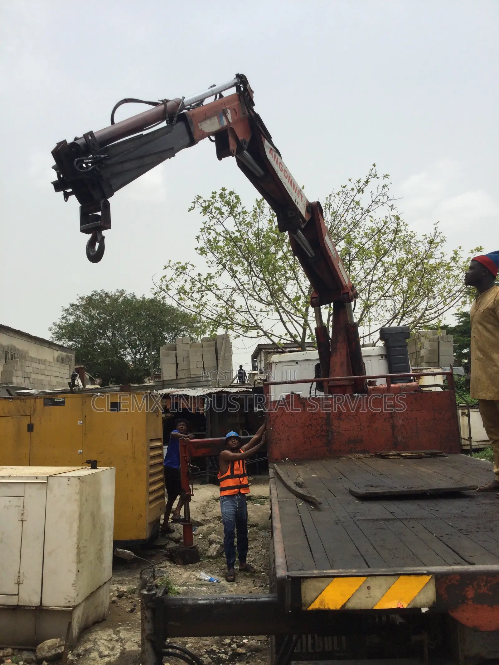 Heavy Lifting Hiab Truck Services