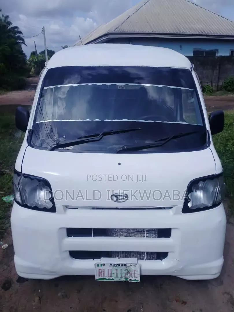 Daihatsu Hijet 2010 White