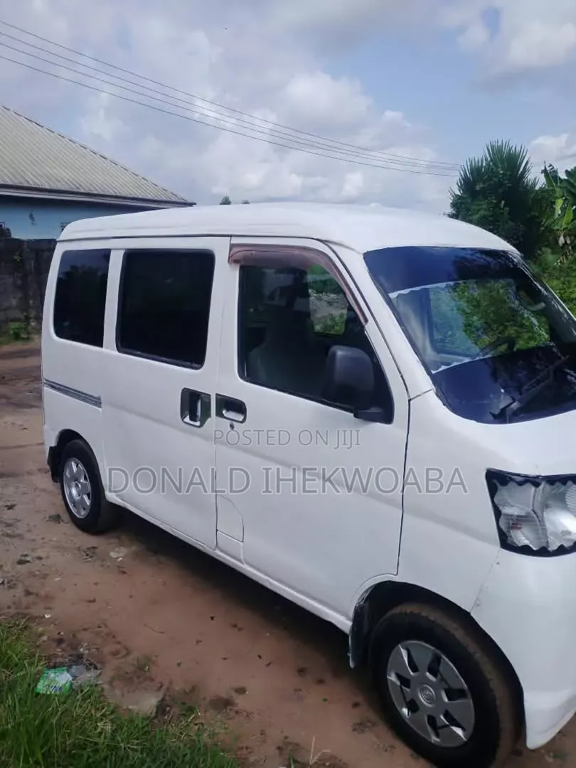Daihatsu Hijet 2010 White