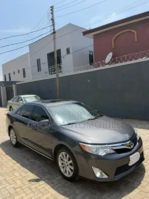 Toyota Camry XLE V6 4dr Sedan (3.5L 6cyl 6A) 2013 Gray