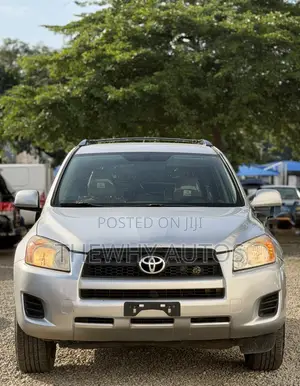 Toyota RAV4 2.5 2010 Silver