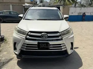 Toyota Highlander XLE V6 4x2 (3.5L 6cyl 6A) 2016 White