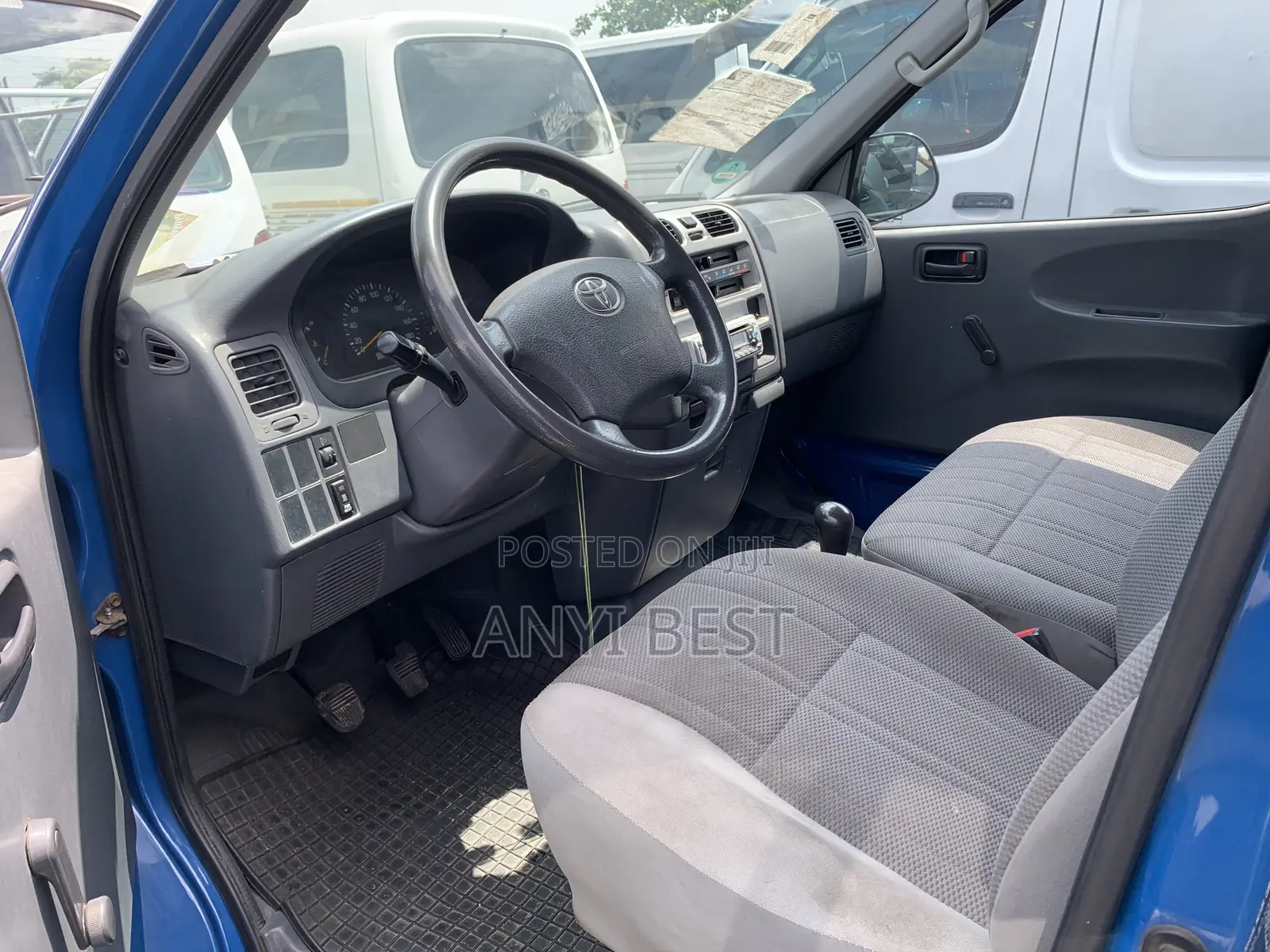 Toyota HiAce 2007 Blue