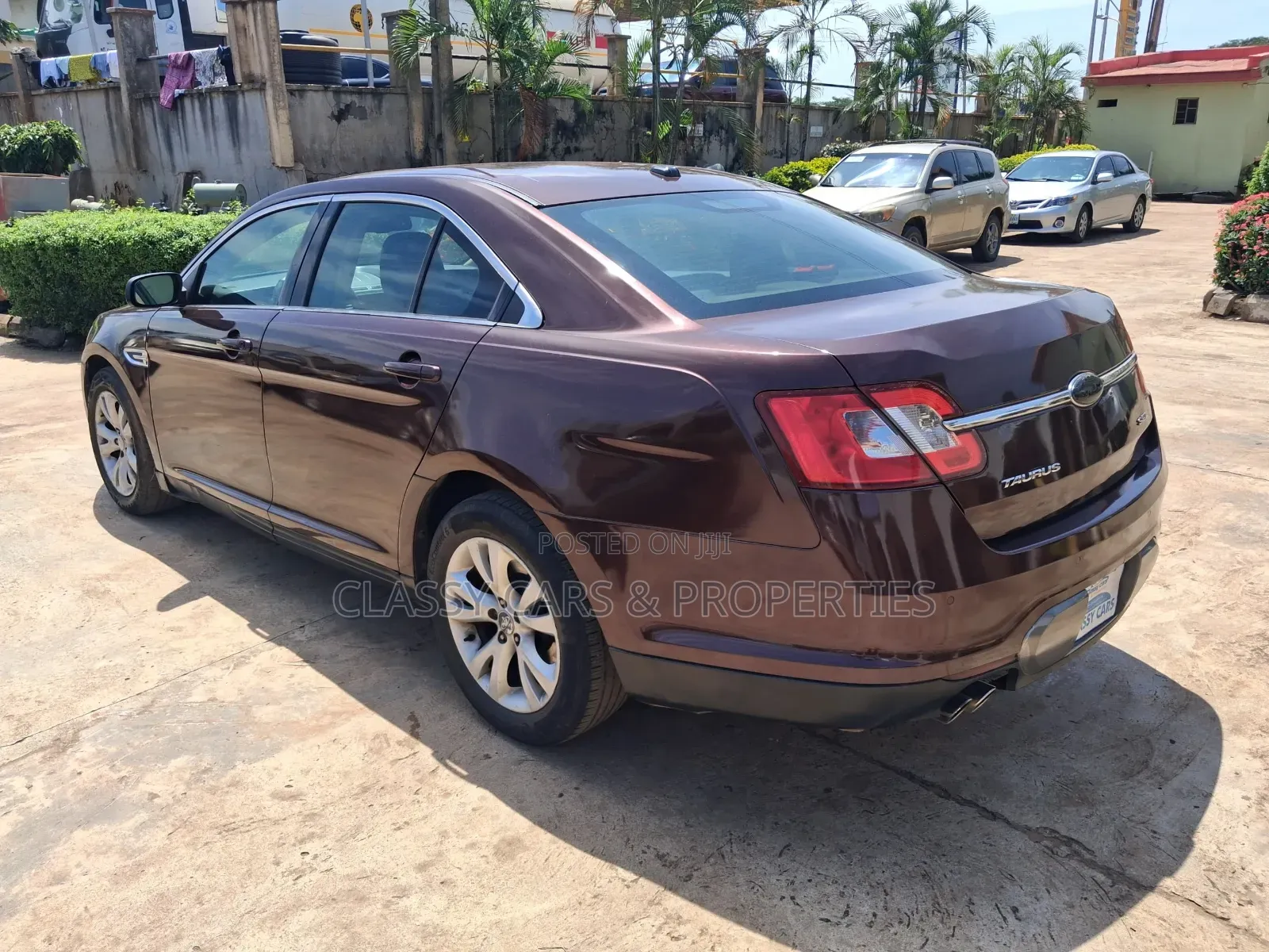 Ford Taurus SEL 2011 Burgundy