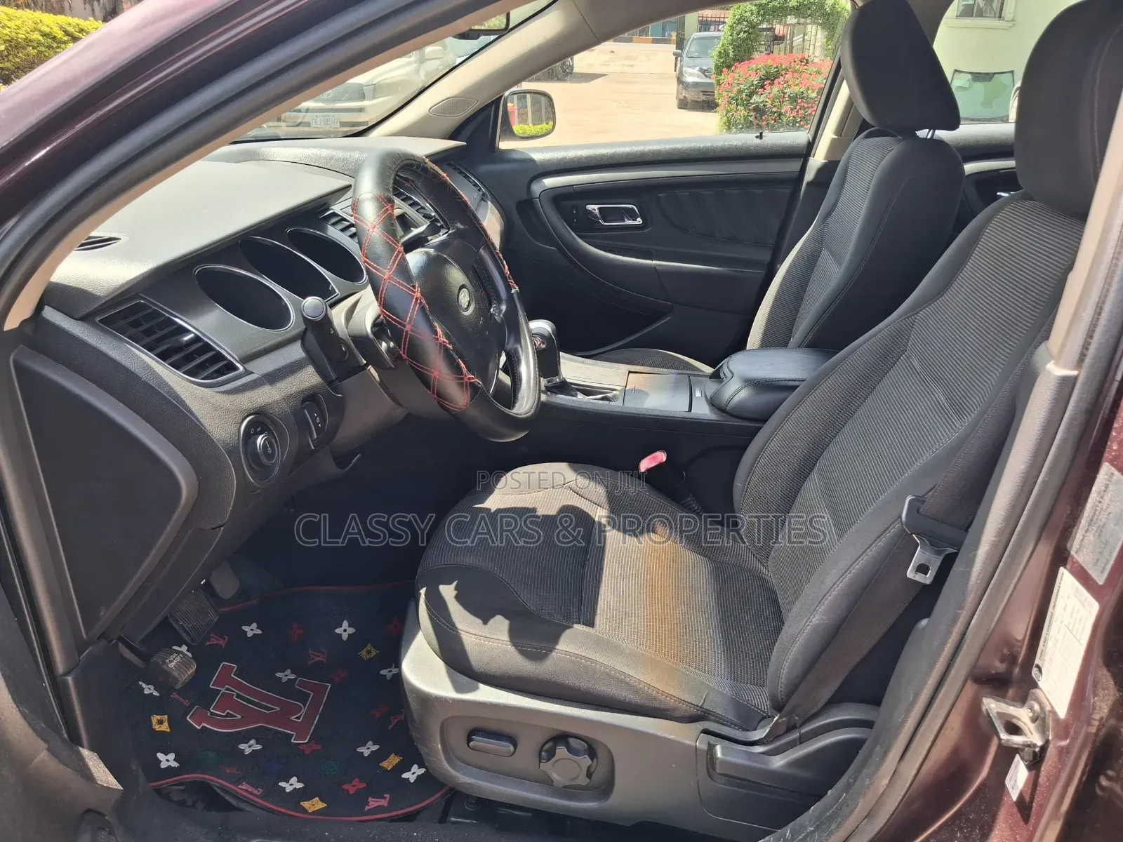 Ford Taurus SEL 2011 Burgundy