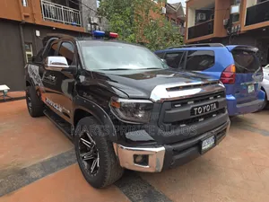 Toyota Tundra SR Double Cab SB 2025 Black