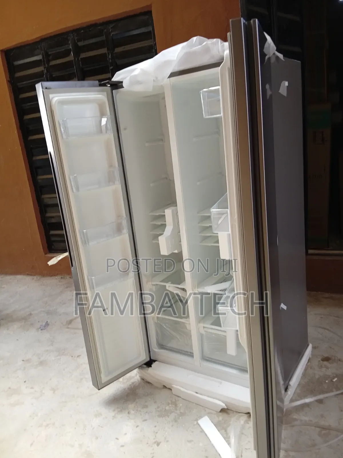 Value-Worth Hisense No-Frost Side-by-Side RC-67WSI Refrigerator