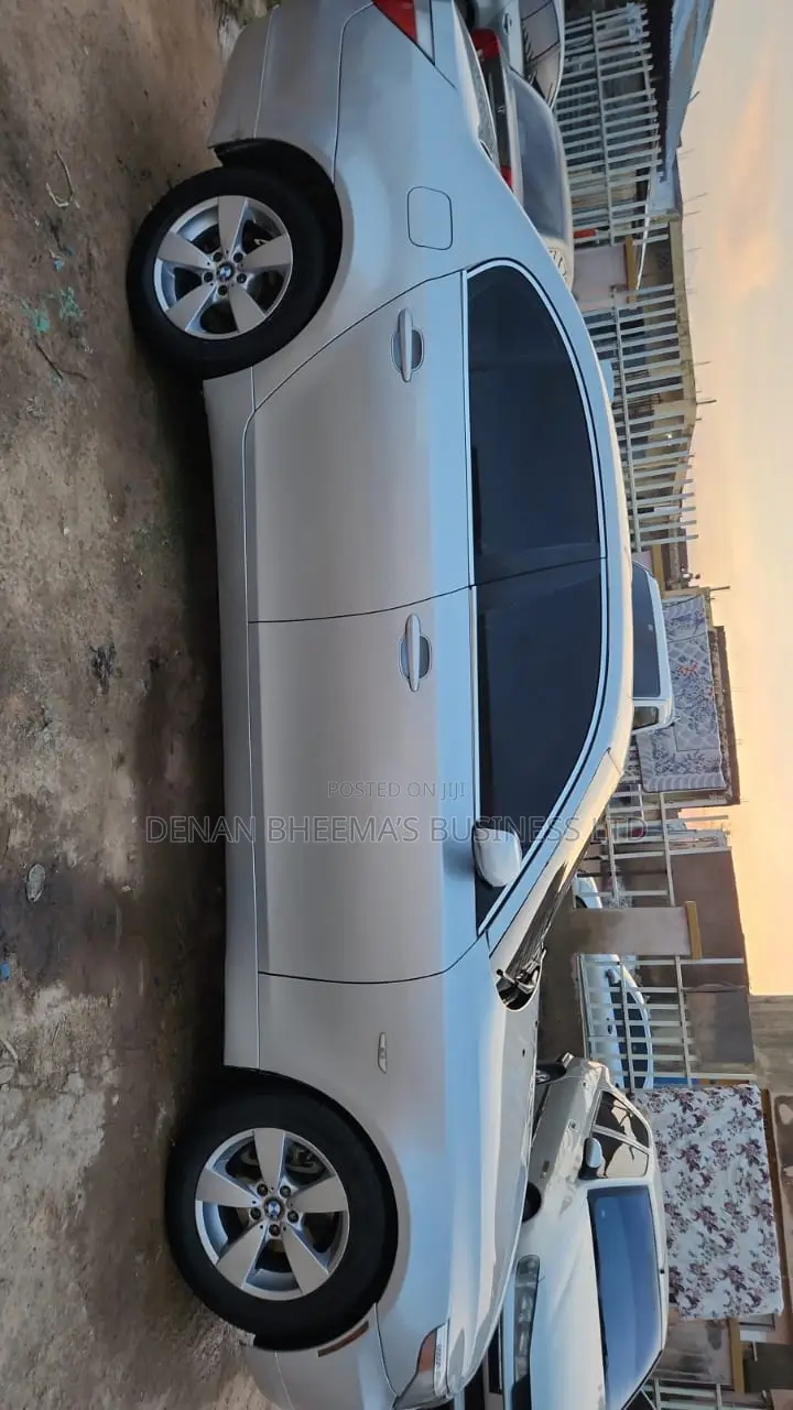 BMW 528i 2009 Silver