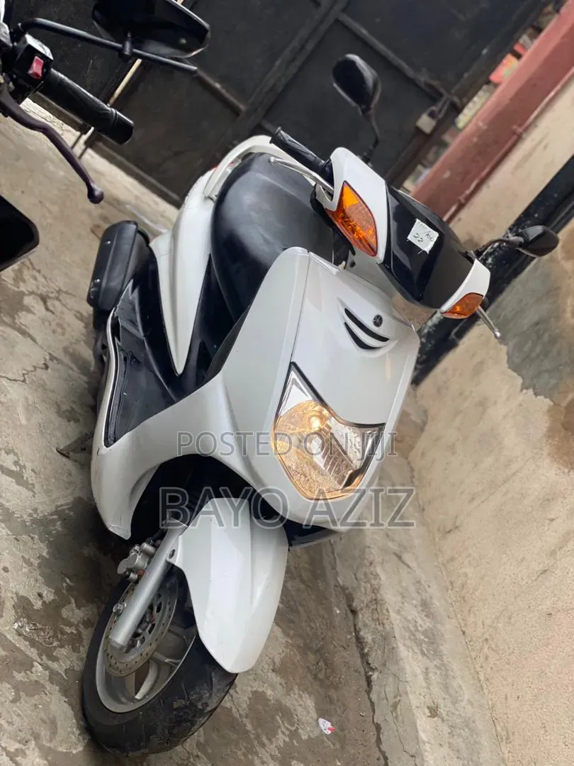 Yamaha 2007 White