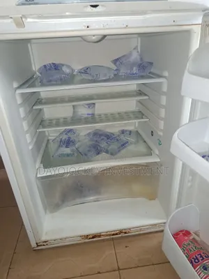 200Ltr Hotpoint Refrigerator/Fridge