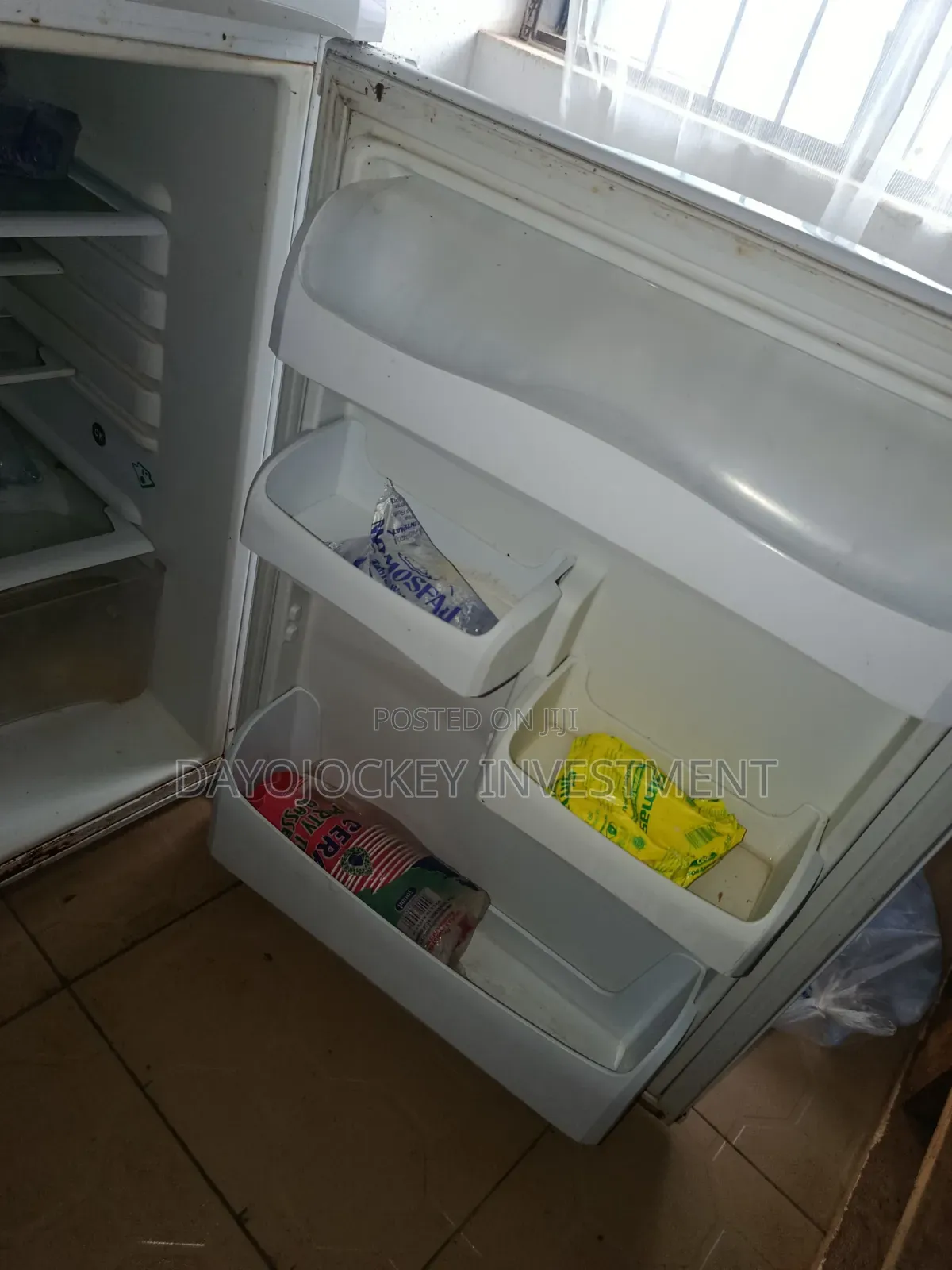 200Ltr Hotpoint Refrigerator/Fridge
