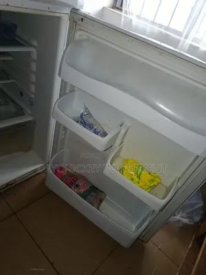 200Ltr Hotpoint Refrigerator/Fridge