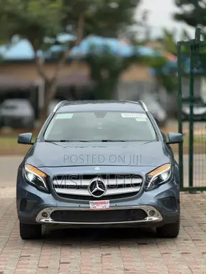 Mercedes-Benz GLA 250 2016 Blue