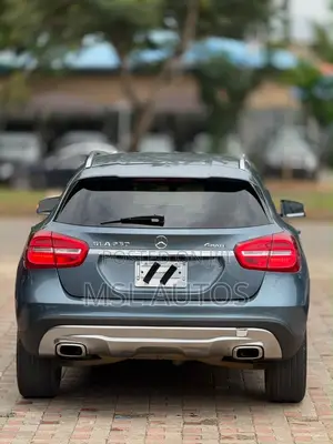 Mercedes-Benz GLA 250 2016 Blue