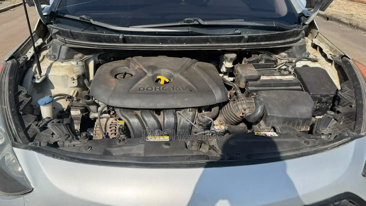 Hyundai Elantra 2013 Silver