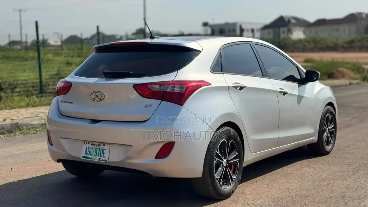 Hyundai Elantra 2013 Silver