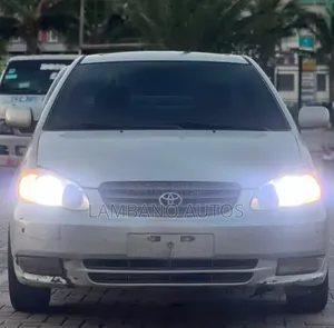 Toyota Corolla 2004 Silver