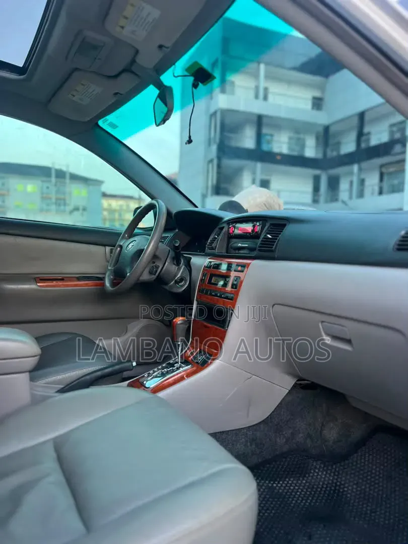 Toyota Corolla 2004 Silver