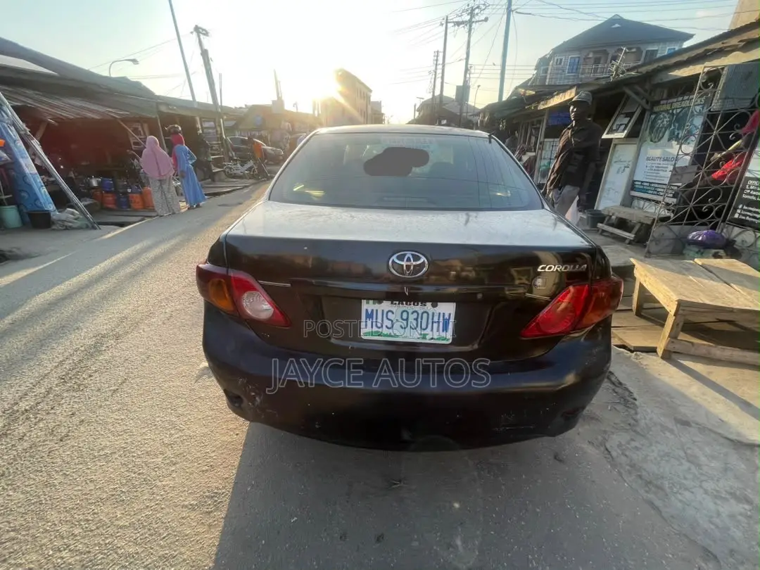 Toyota Corolla 2009 Black