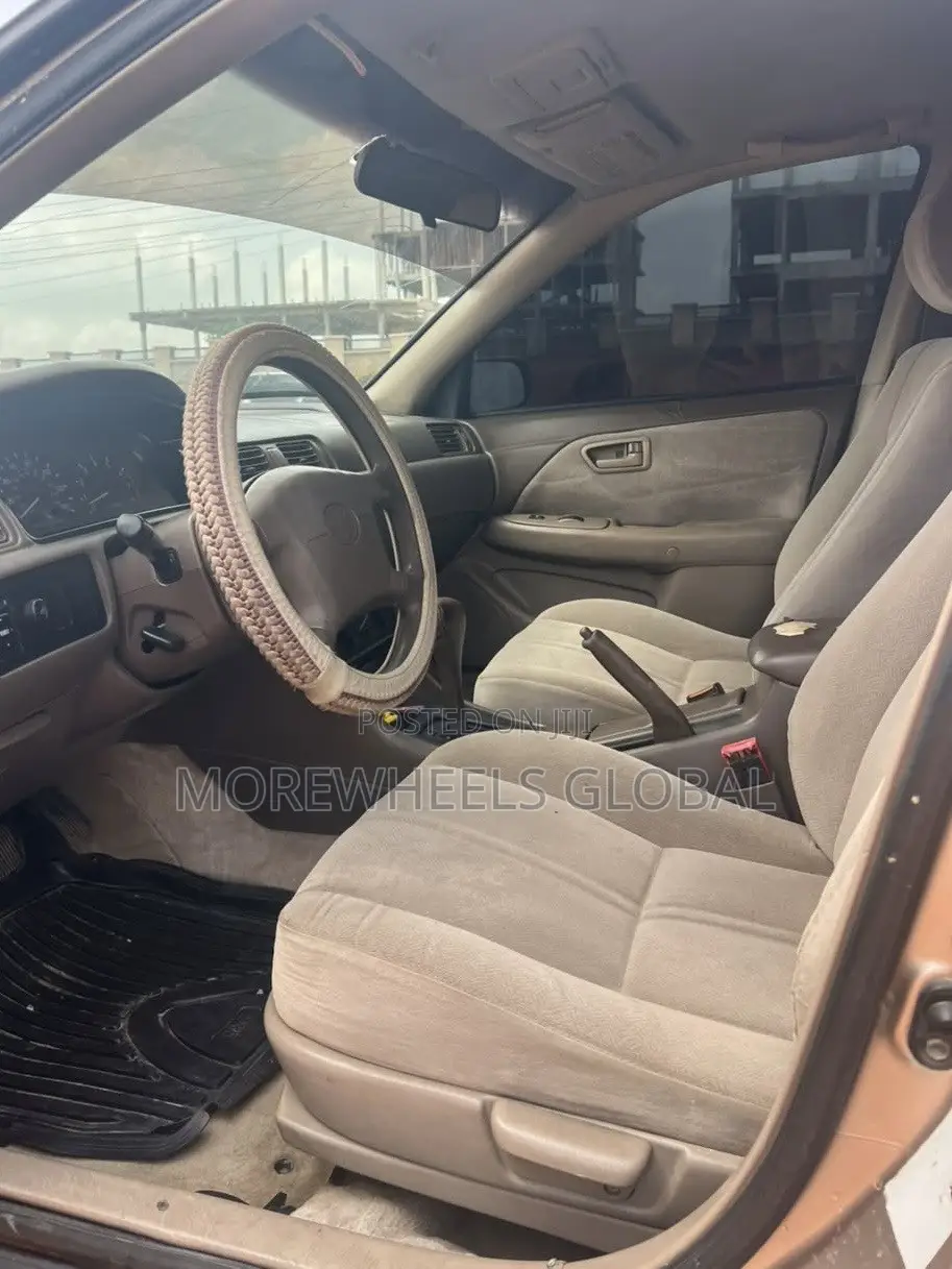 Toyota Camry Automatic 1999 Gold